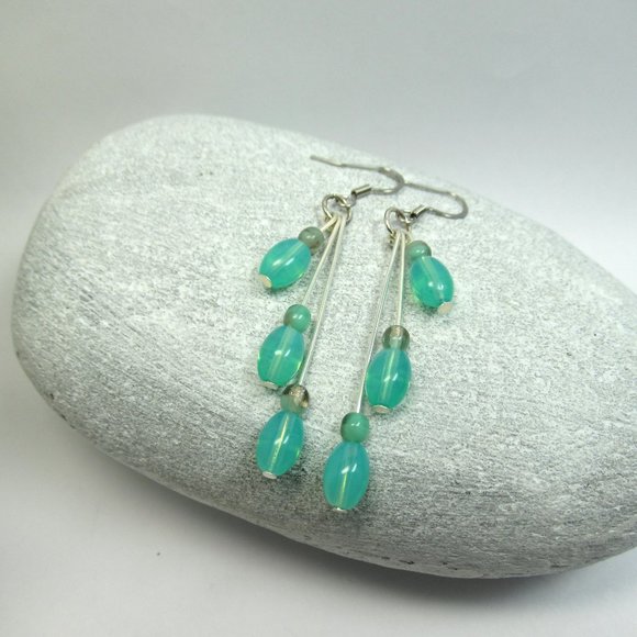 Czech triple fringe UG bead earrings - Picture 2 of 9